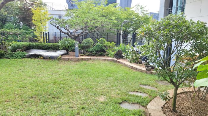 235149625_gvpJ6nDT_320fb8517235c3ca83d8e8eb2d7caeb6b6a1812e.jpg 이미지크게보기