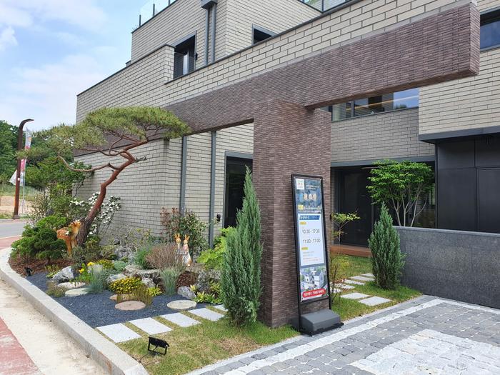 235149625_vu4EOf6L_4bc0323dfbfae0b3a54ae93cdf71611f84e504d9.jpg 이미지크게보기